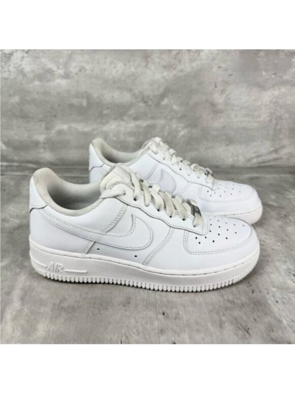 Nike Air Force 1 ‘07 Triple White Women’s Sneakers – Size 7.5